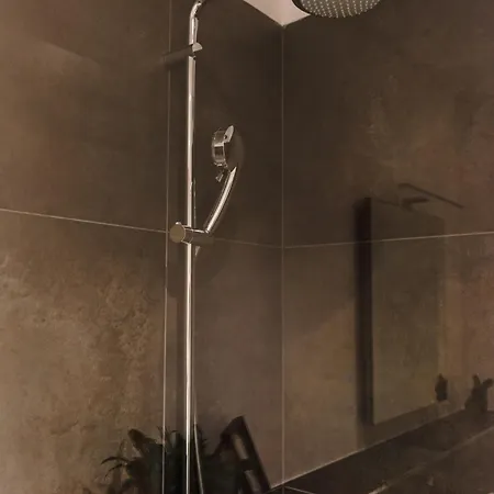 Oomph The Grand Group & Family Retreat * Berlín