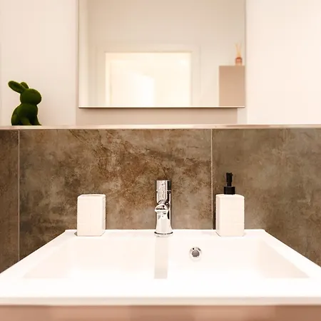 Oomph The Grand Group & Family Retreat