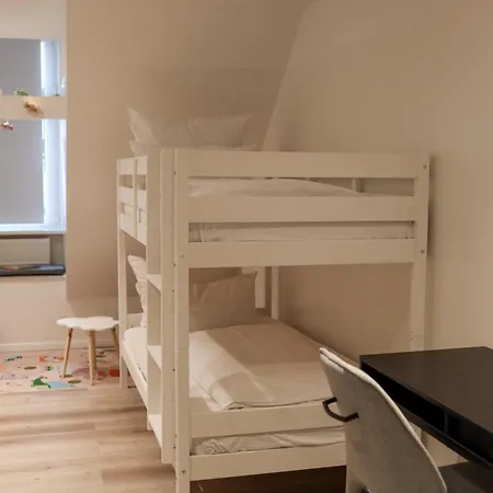 Oomph The Grand Group & Family Retreat Apartman *