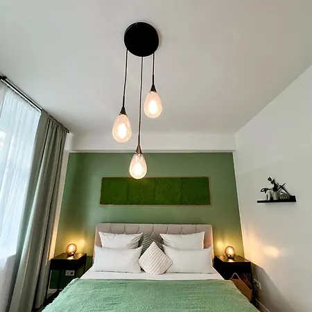 Oomph The Grand Group & Family Retreat * Berlin