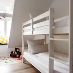 Oomph The Grand Group & Family Retreat Apartman *