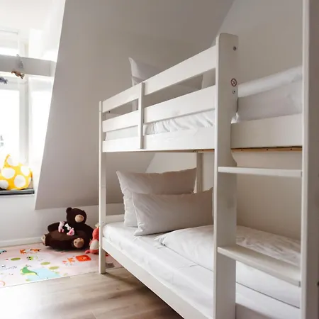 Oomph The Grand Group & Family Retreat Appartement *