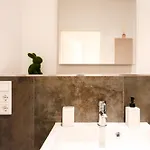 Oomph The Grand Group & Family Retreat * Berlino