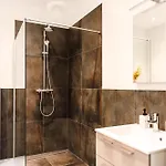 Oomph The Grand Group & Family Retreat Berlino