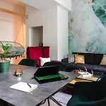 Oomph The Grand Group & Family Retreat *