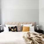 Oomph The Grand Group & Family Retreat *