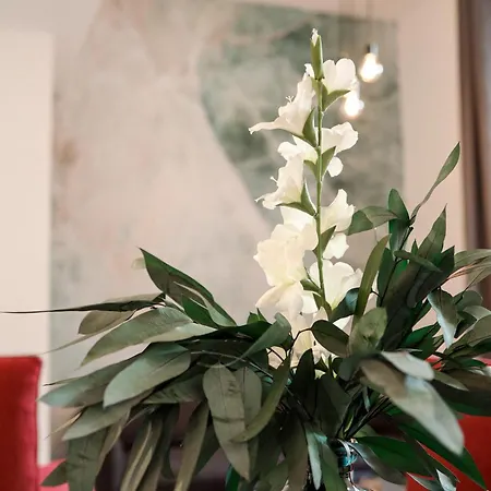 Oomph The Grand Group & Family Retreat Apartman