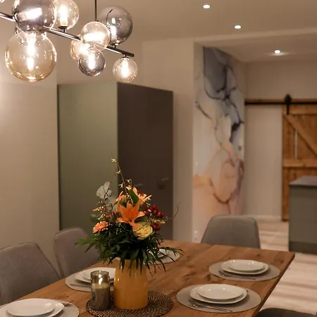 Apartment Oomph The Grand Group & Family Retreat