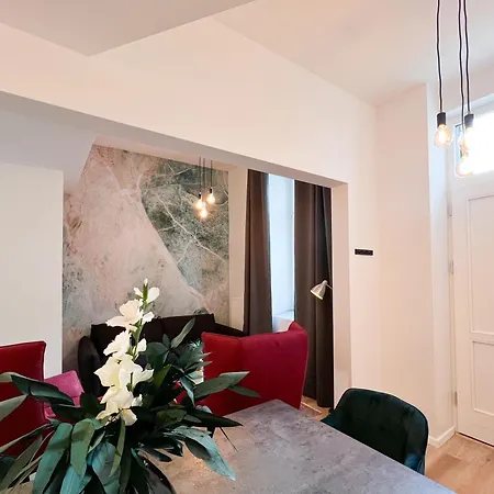 Oomph The Grand Group & Family Retreat Apartment Berlin
