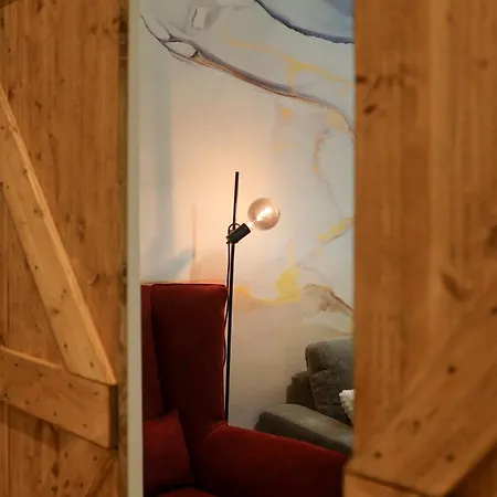 Oomph The Grand Group & Family Retreat Apartment