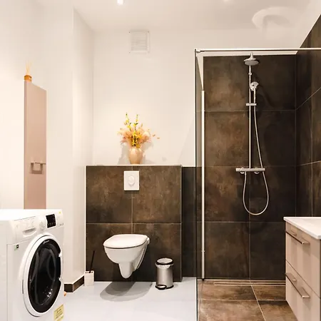 Oomph The Grand Group & Family Retreat Appartement *