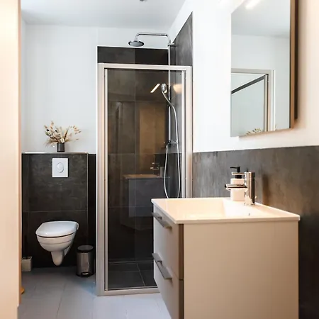 Oomph The Grand Group & Family Retreat *