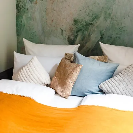 Oomph The Grand Group & Family Retreat