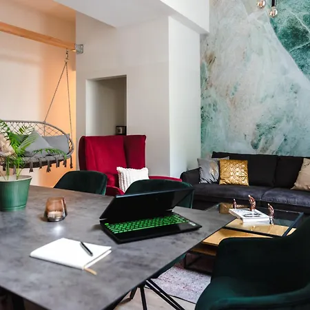 Oomph The Grand Group & Family Retreat *