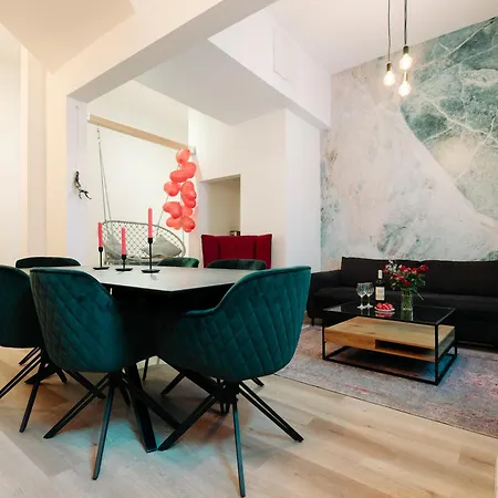 Oomph The Grand Group & Family Retreat *