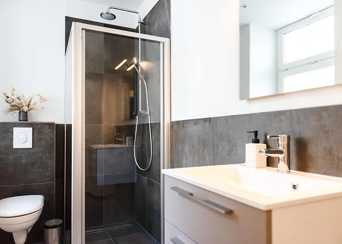 Oomph The Grand Group & Family Retreat *