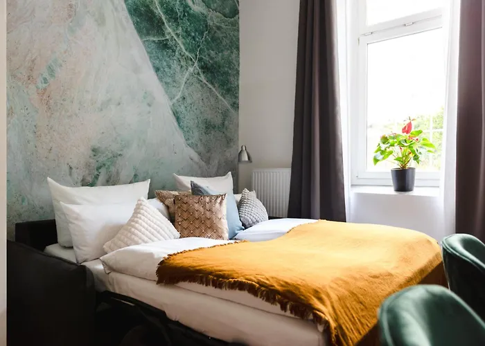 Oomph The Grand Group & Family Retreat