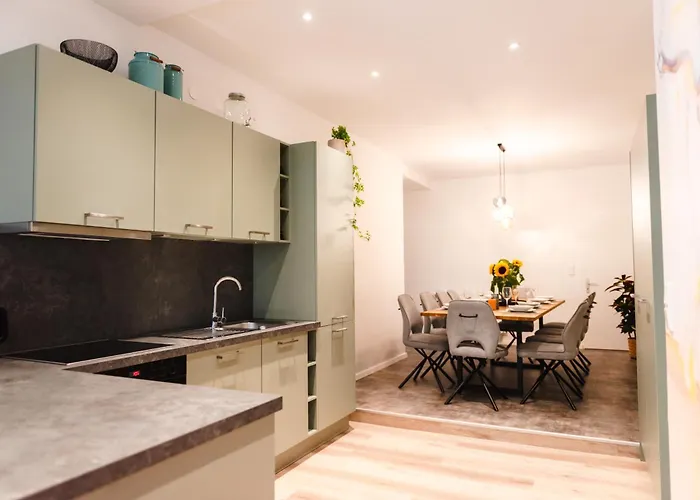 Oomph The Grand Group & Family Retreat