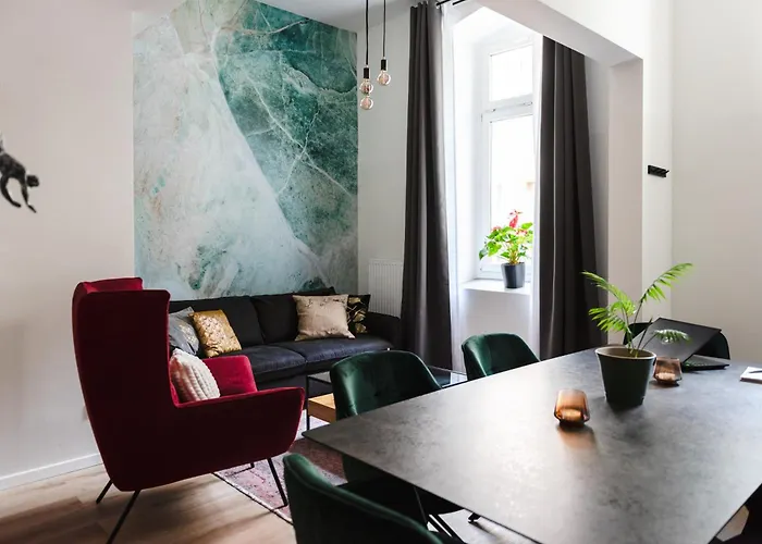 Oomph The Grand Group & Family Retreat * Berlin