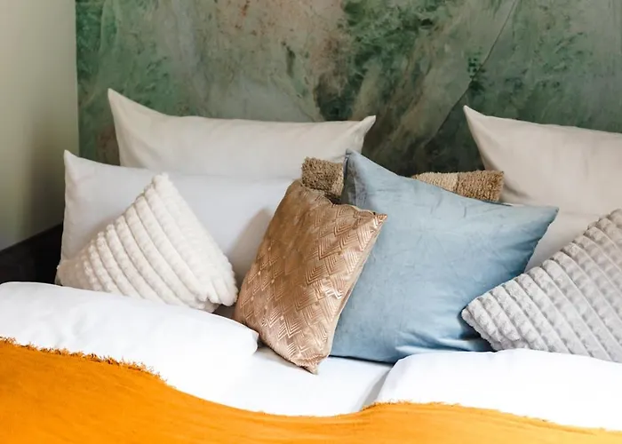 Oomph The Grand Group & Family Retreat