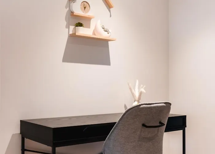 Oomph The Grand Group & Family Retreat Apartament *