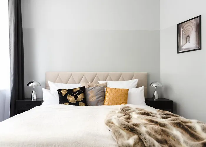 Oomph The Grand Group & Family Retreat *