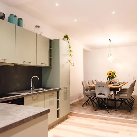 Oomph The Grand Group & Family Retreat