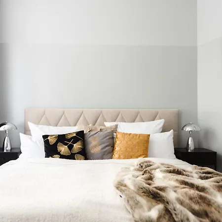 Oomph The Grand Group & Family Retreat *