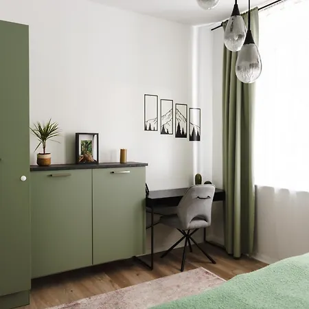 Oomph The Grand Group & Family Retreat