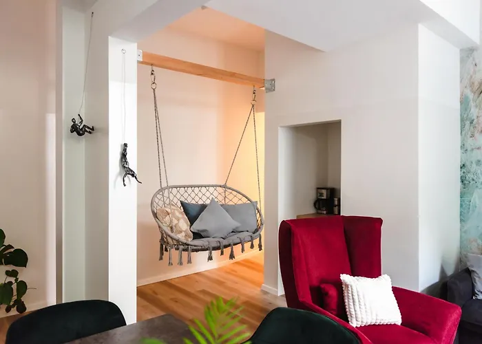 Oomph The Grand Group & Family Retreat Apartman