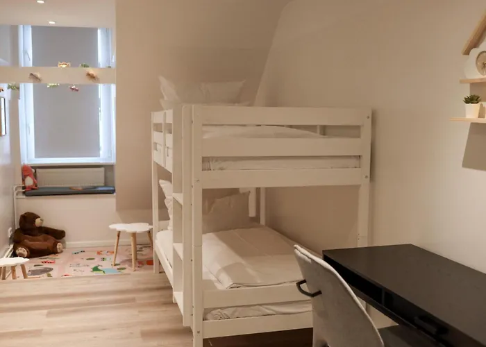 Oomph The Grand Group & Family Retreat Apartman *