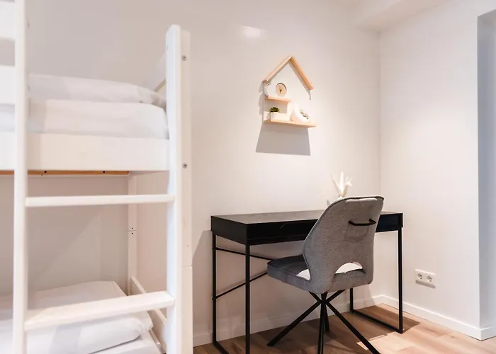 Oomph The Grand Group & Family Retreat * Berlin