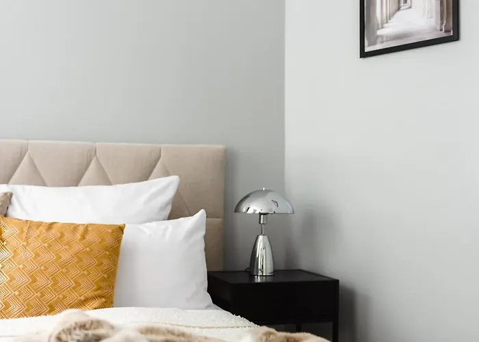 Oomph The Grand Group & Family Retreat Apartman *